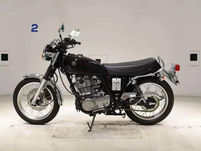 Yamaha SR400-5