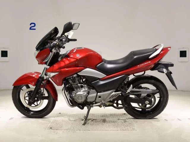 Suzuki GSR250