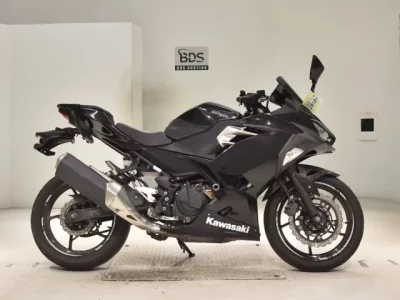 Kawasaki NINJA400-2