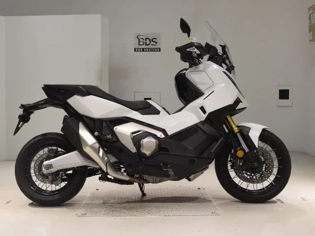 Honda X-ADV750-2