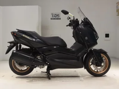 Yamaha X-MAX250-2
