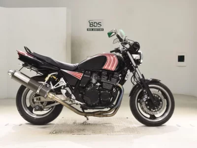 Yamaha XJR400R-3