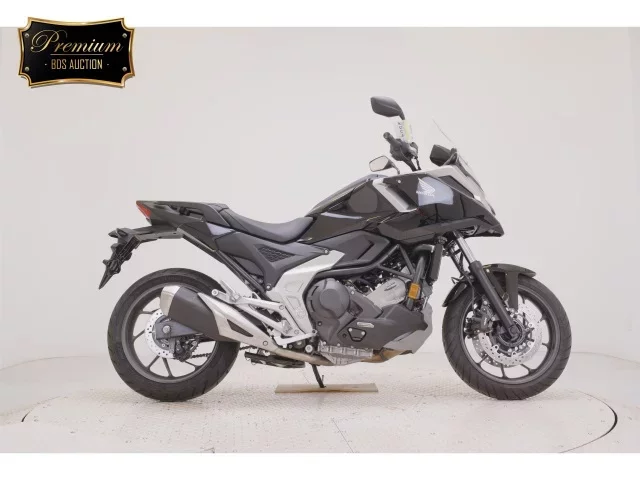 Honda NC750XD-3 лот № 2504 оценка 7  с аукциона в Японии