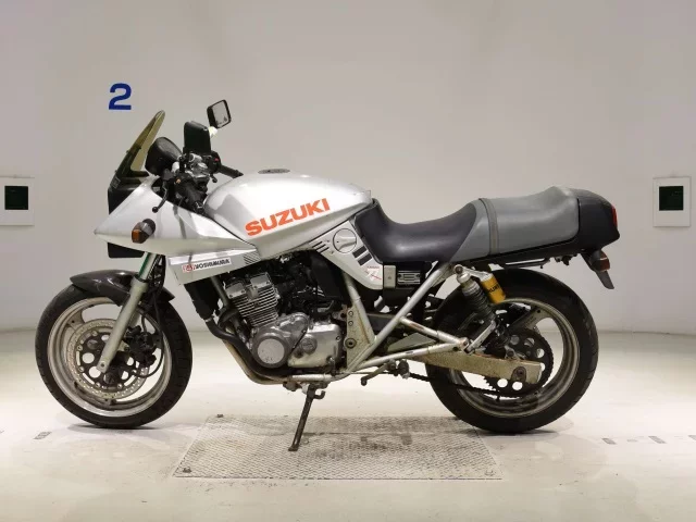 Suzuki GSX250 KATANA