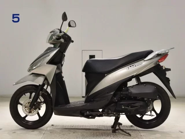 Suzuki ADDRESS110-2