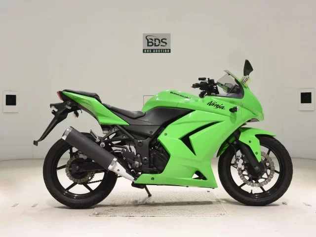Kawasaki NINJA250R лот № 7846 оценка 4  с аукциона в Японии