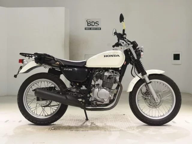 Honda CB223S лот № 0354 оценка 4  с аукциона в Японии