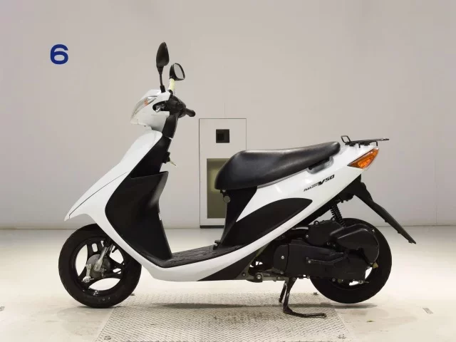 Suzuki ADDRESS V50-3