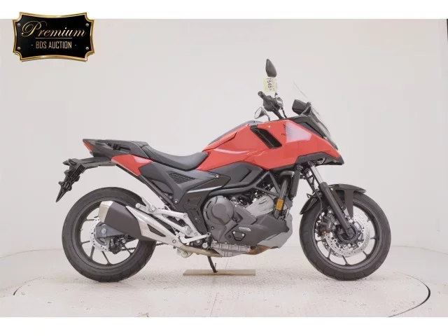 Honda NC750XD-3 лот № 7545 оценка 8  с аукциона в Японии