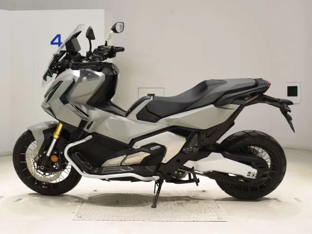 Honda X-ADV750-2