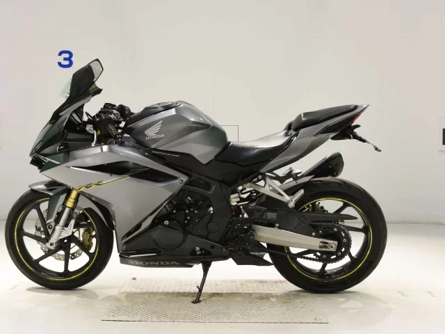 Honda CBR250RR-2