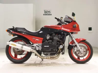 Kawasaki GPZ900R