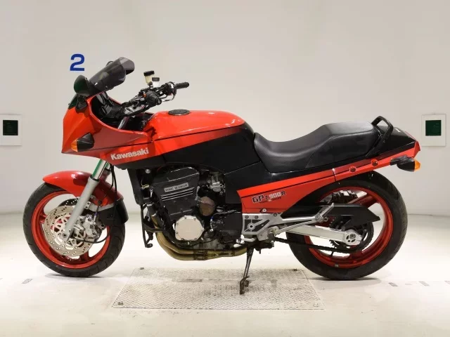 Kawasaki GPZ900R