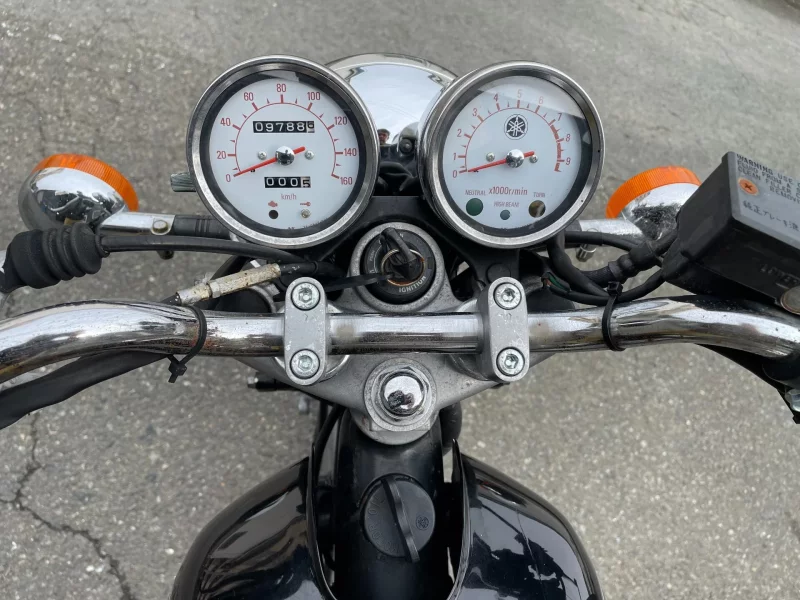 Yamaha SR400-1
