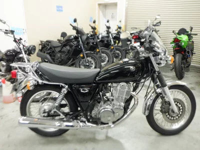 Yamaha SR400-1