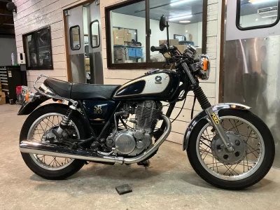 Yamaha SR400-1