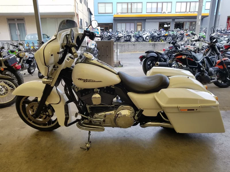 Harley-Davidson HARLEY FLHX1580