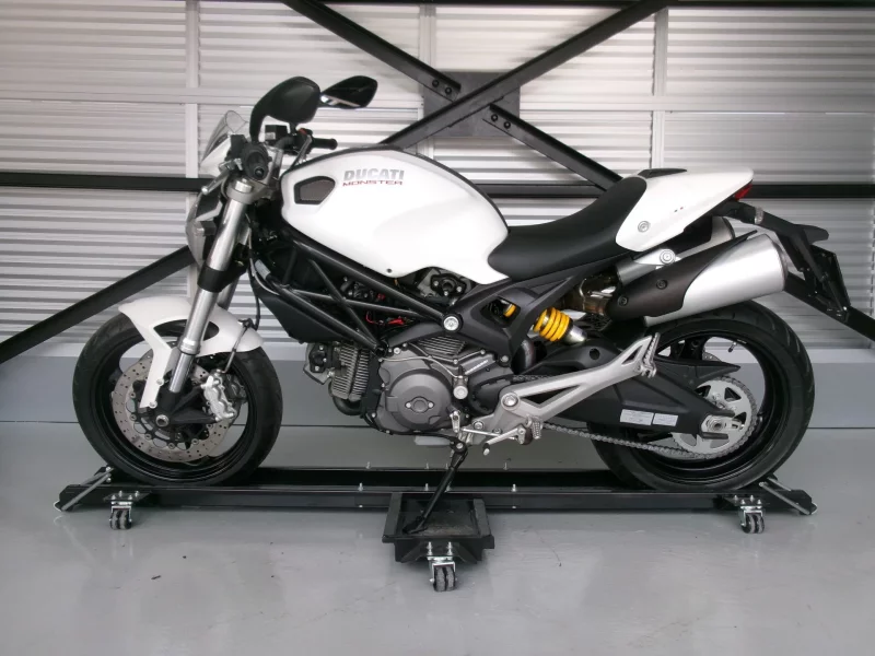 Ducati DUCATI MONSTAR M696 PLUS