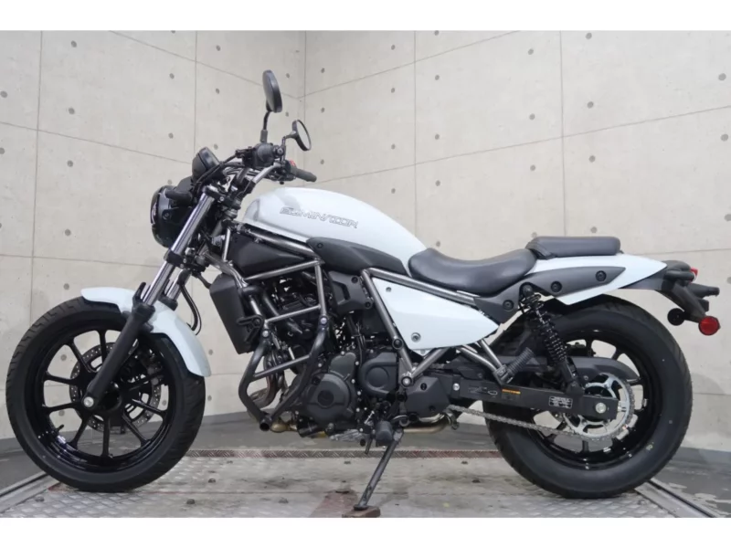 Kawasaki ELIMINATOR 400-1