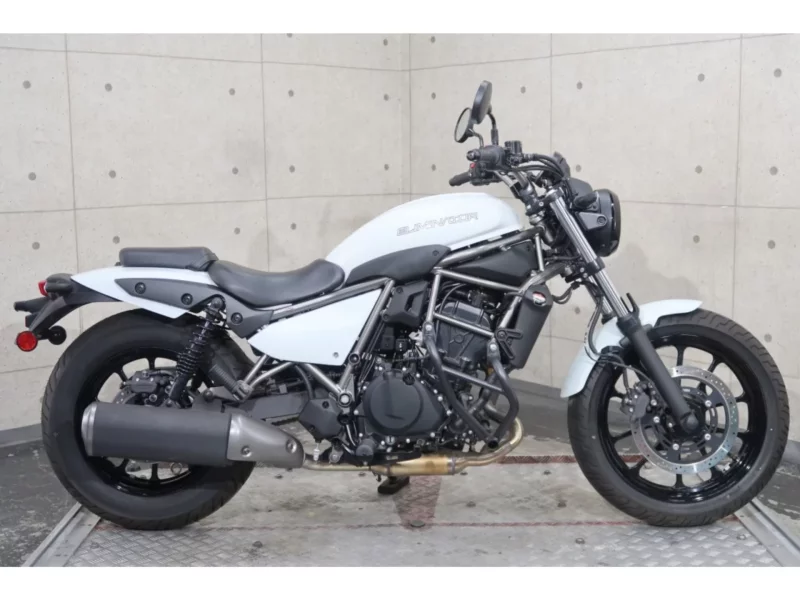 Kawasaki ELIMINATOR 400-1
