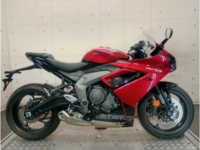 Triumph TRIUMPH DAYTONA 660