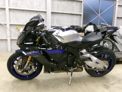 Yamaha YZF-R1M