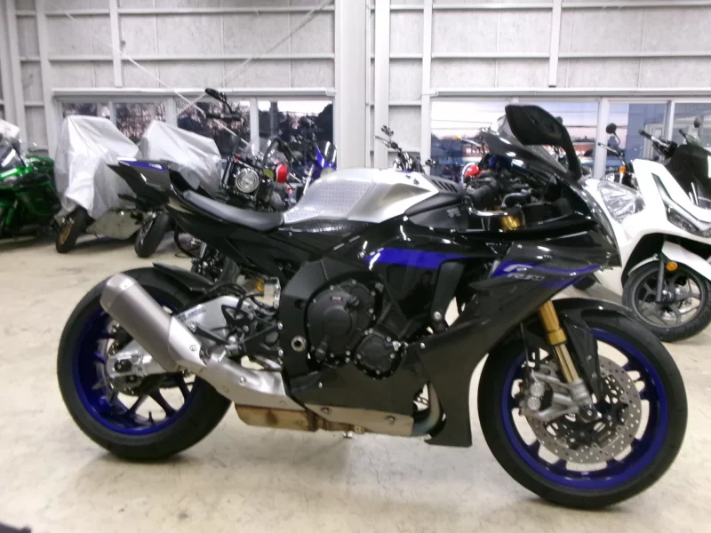 Yamaha YZF-R1M