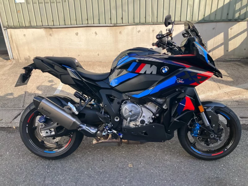BMW BMW M1000XR