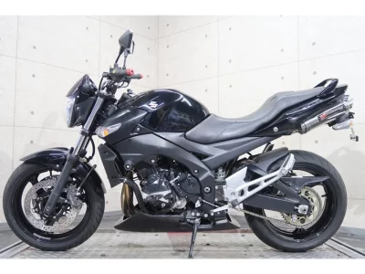 Suzuki GSR400