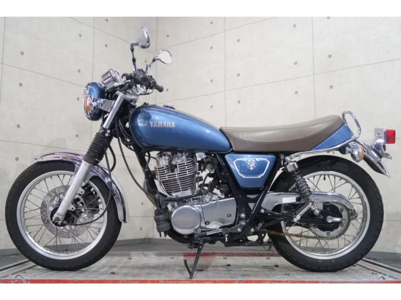 Yamaha SR400-1
