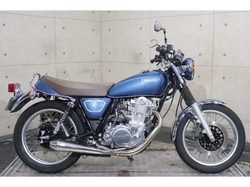Yamaha SR400-1 лот № 00381 оценка 4  с аукциона в Японии