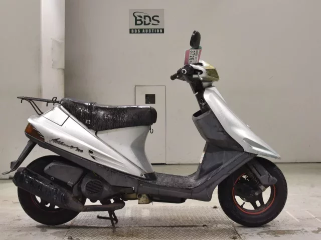 Suzuki ADDRESS V100