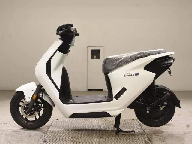 Honda EM1E: