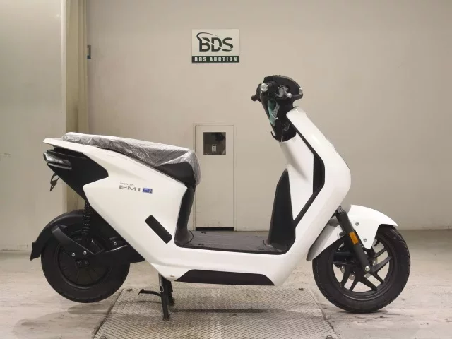 Honda EM1E: