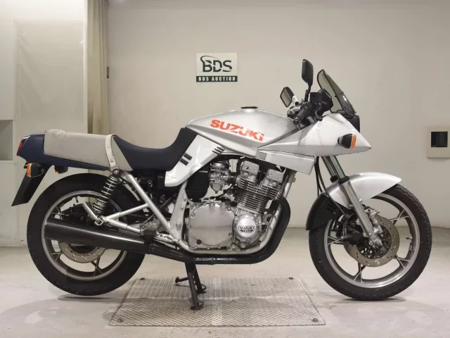 Suzuki GSX750S KATANA
