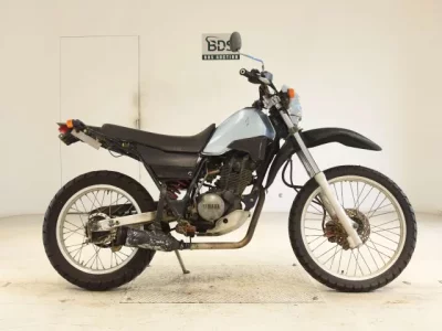 Yamaha SEROW 225-1