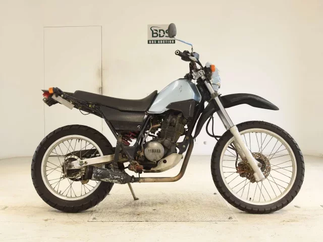 Yamaha SEROW 225-1