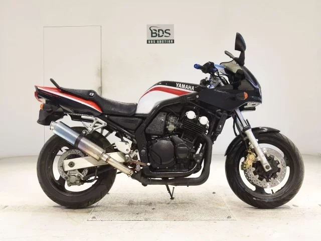 Yamaha FZ400