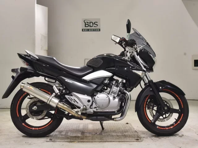 Suzuki GSR250