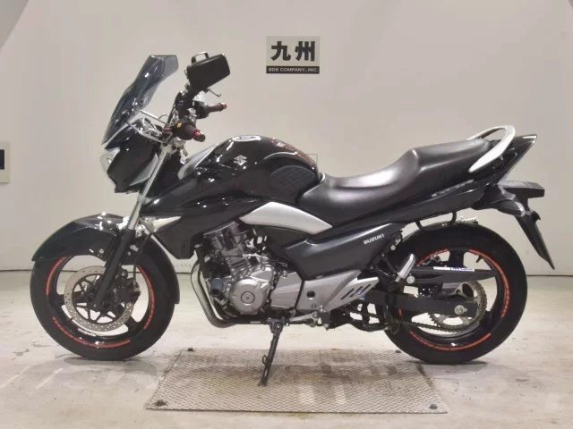 Suzuki GSR250