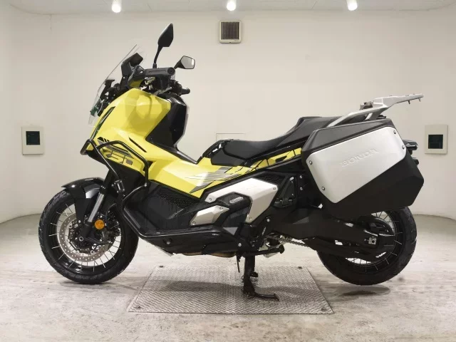 Honda X-ADV750-2