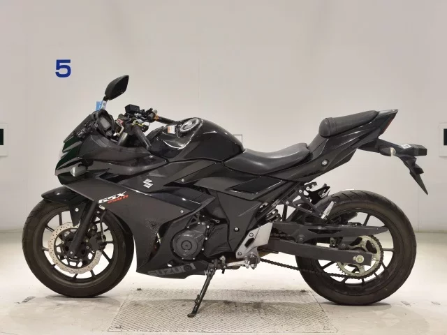 Suzuki GSX250R