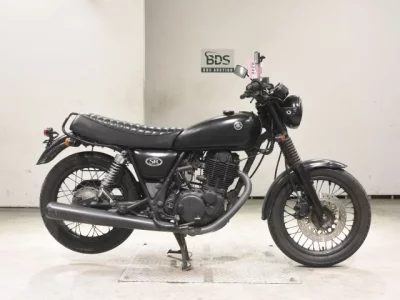 Yamaha SR400-3