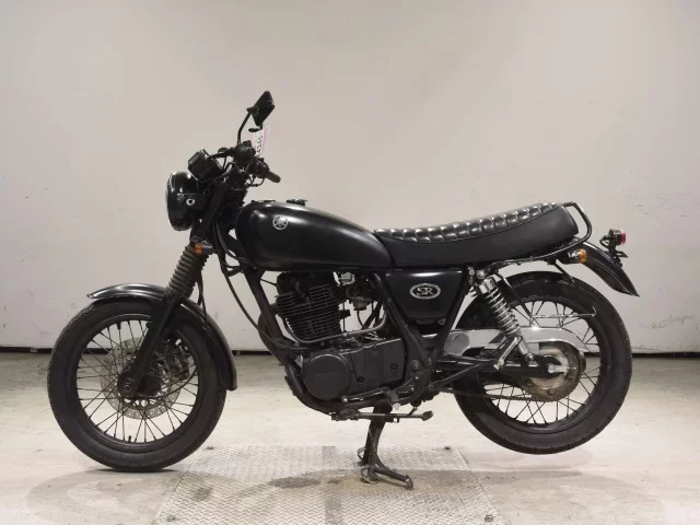 Yamaha SR400-3