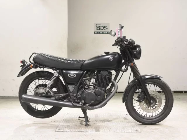 Yamaha SR400-3