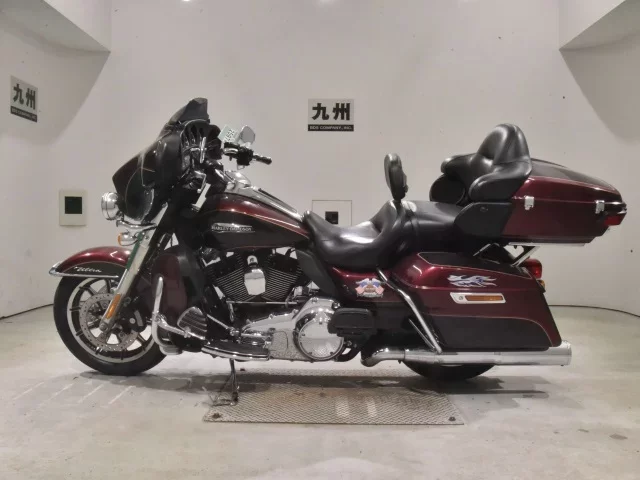 Harley-Davidson HARLEY FLHTCU1690