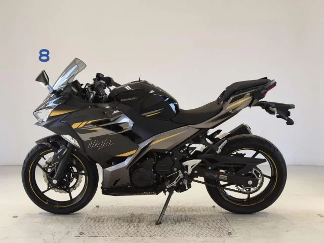 Kawasaki NINJA400-2