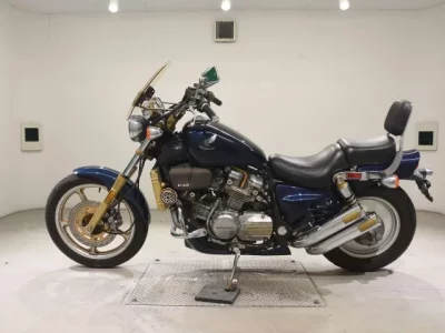 Honda V45 MAGNA