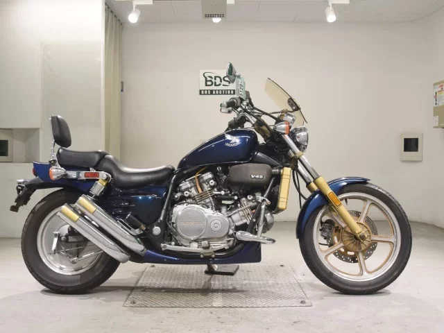 Honda V45 MAGNA