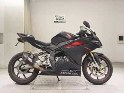 Honda CBR250RR-2